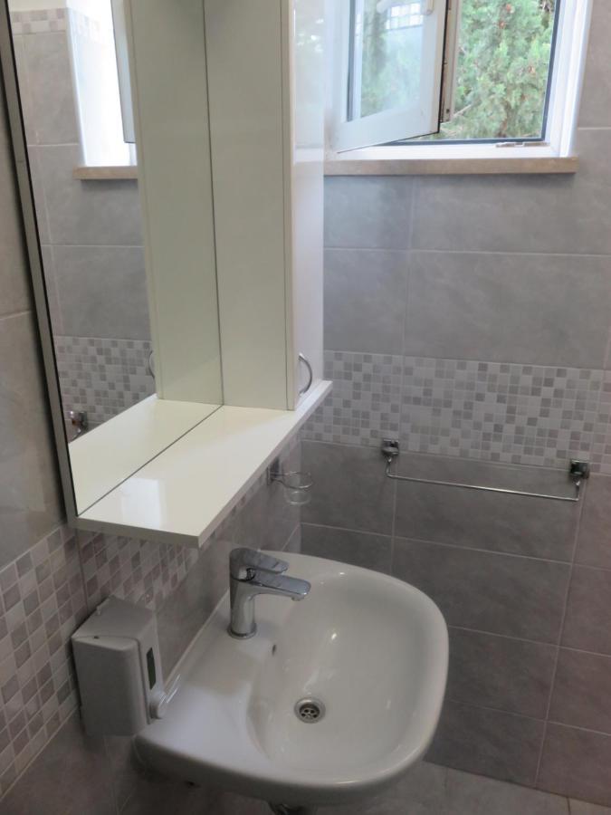 Apartmani Mm Starigrad Paklenica Exterior foto