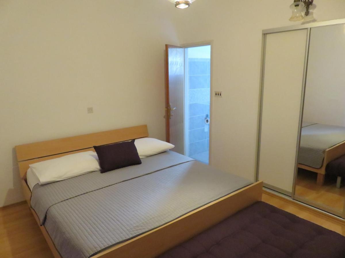 Apartmani Mm Starigrad Paklenica Exterior foto