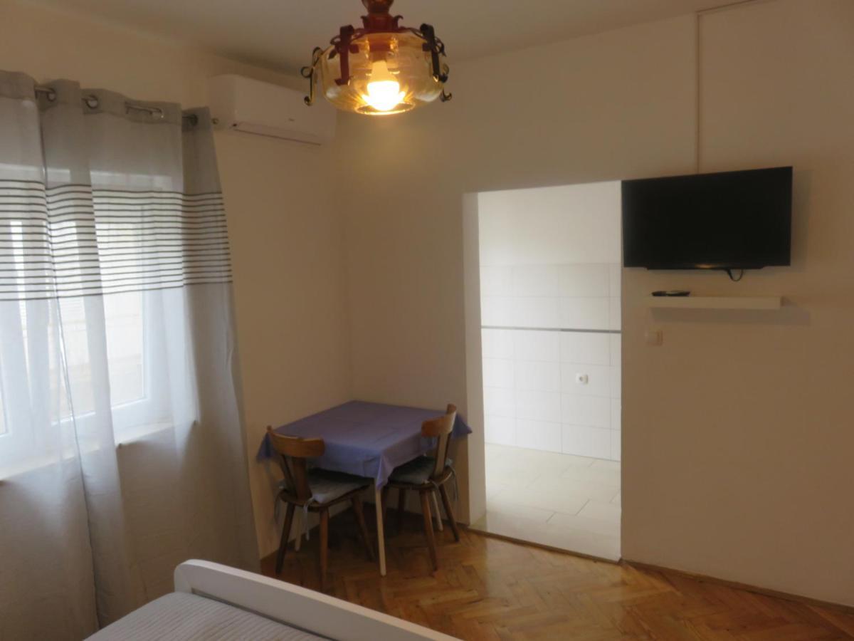 Apartmani Mm Starigrad Paklenica Exterior foto